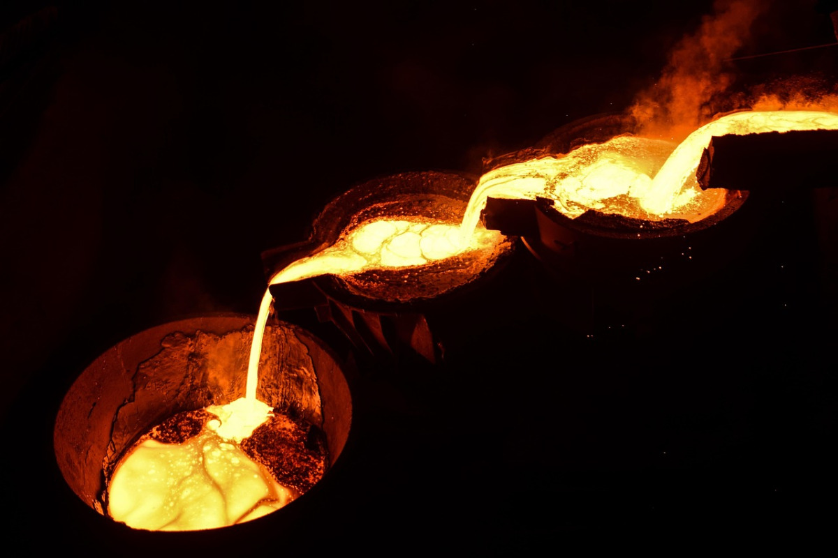 molten metal foundry furnace ladle sparks